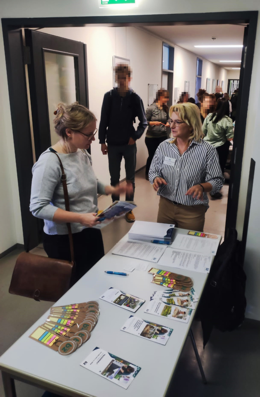 Besucher auf der Bildungsmesse 15.Praxistag