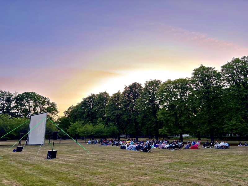 Sonnenuntergang beim Open Air Kino